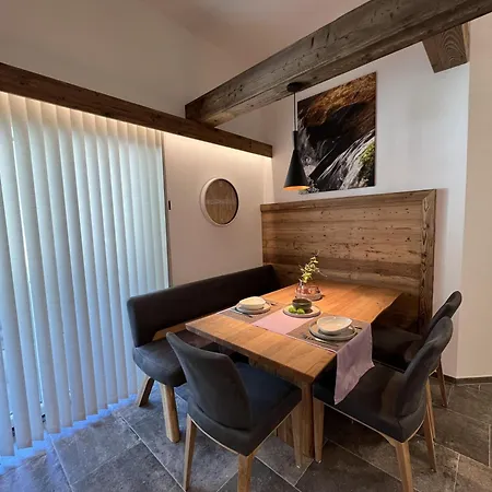 Innapartment 4 *