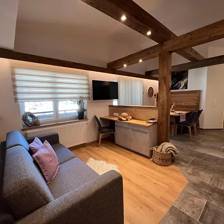 Innapartment 4 *