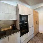 Innapartment 4 *